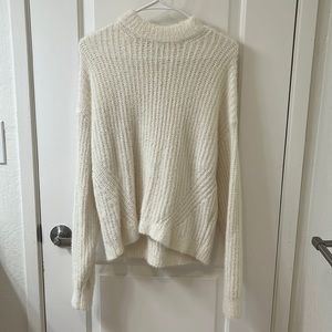 Creme sweater